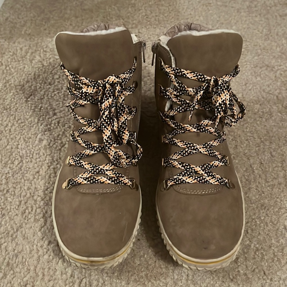 Winter boots